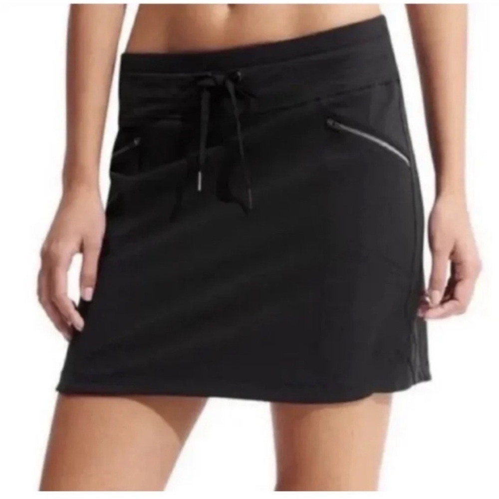 Athleta Metro Black Skort with Front Zipper Pockets